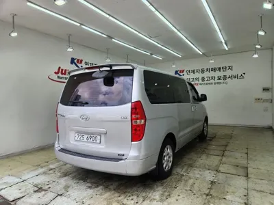 Hyundai Starex 2010, 80430 км, за 3275.57 USD - фото 12