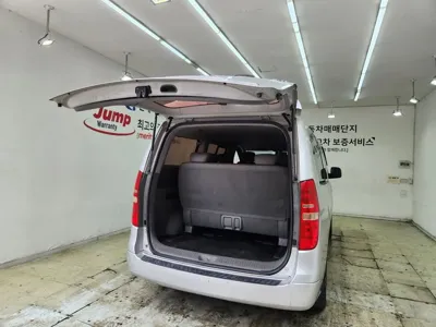 Hyundai Starex 2010, 80430 км, за 3275.57 USD - фото 14