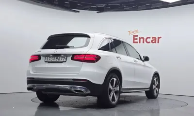 Mercedes-Benz GLC-Class 2019, 79267 км, за 18566.79 USD - фото 2