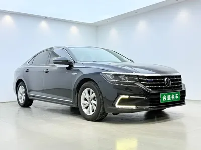Volkswagen 帕萨特插电混动 2022, 56000 км, за 11738.8 USD