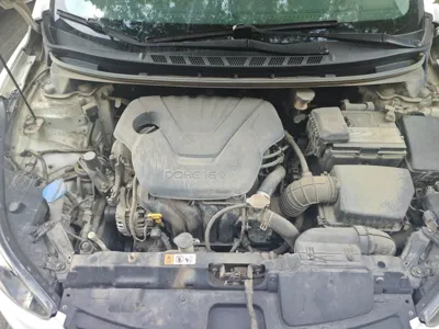 Hyundai Elantra (5th Generation · 2015 год