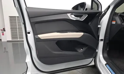 Audi Q4 e-tron 2025, 7275 км, за 30129.97 USD - фото 24