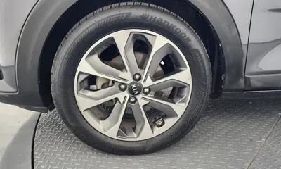 Kia Stonic 2018, 124066 км, за 5645.27 USD
