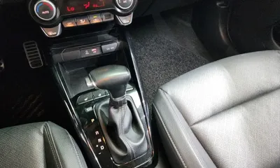 Kia Stonic 2018, 124066 км, за 5645.27 USD - фото 9