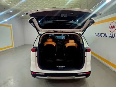 Kia Canival 2023, 60800 км, за 19804.57 USD