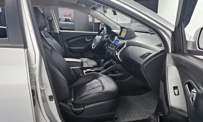 Hyundai Tucson 2013, 78182 км, за 3744.09 USD - фото 10