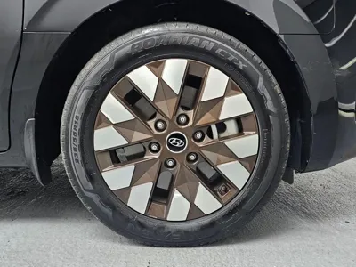 Hyundai Staria 2024, 60000 км, за 24204.16 USD