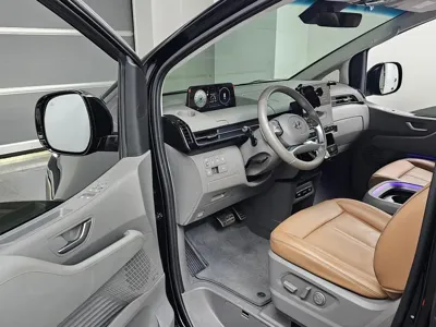 Hyundai Staria 2024, 60000 км, за 24204.16 USD - фото 11