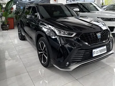 Toyota Crown Kluger 2023, 57000 км, за 30605.65 USD