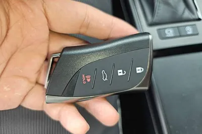 Lexus ES 2023, 9900 км, за 31029 USD