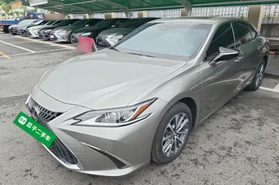 Lexus ES · 2023 год