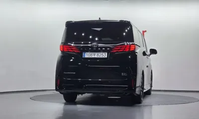 Toyota Alphard 2024, 5028 км, за 71233.47 USD