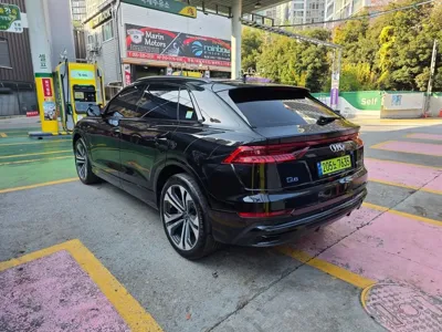 Audi Q8 2023, 28000 км, за 55255.78 USD