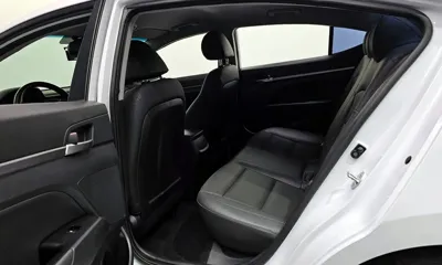Hyundai Avante 2020, 58383 км, за 9602.64 USD - фото 12