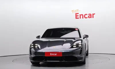 Porsche Taycan 2021, 79812 км, за 70366.69 USD