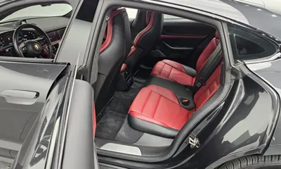 Porsche Taycan 2021, 79812 км, за 70366.69 USD - фото 17