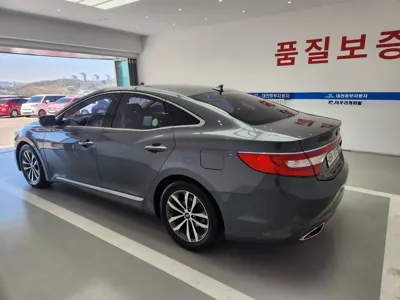 Hyundai Grandeur 2012, 154856 км, за 2822.63 USD