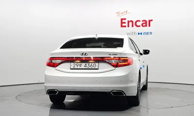 Hyundai Grandeur 2015, 135302 км, за 3741.63 USD