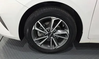 Kia K3 2023, 29636 км, за 15682.03 USD