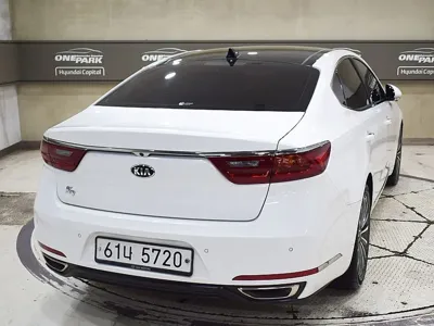 Kia K7 2018, 60381 км, за 10510.32 USD