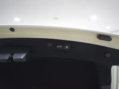 Kia K7 2018, 60381 км, за 10510.32 USD