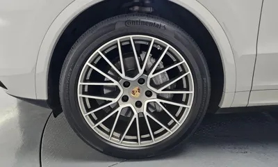 Porsche Cayenne 2023, 24210 км, за 74832.61 USD