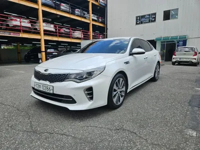 Kia K5 · 2017 год