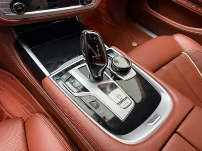 BMW 7 Series 2018, 125000 км, за 30708.65 USD - фото 10