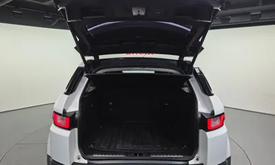 Land Rover Range Rover Evoque 2018, 163473 км, за 6446.57 USD - фото 20
