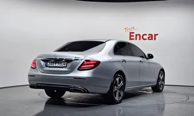 Mercedes-Benz E-Class 2019, 80145 км, за 15534.12 USD