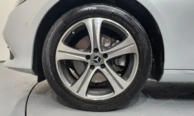 Mercedes-Benz E-Class 2019, 80145 км, за 15534.12 USD