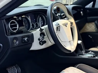 Bentley Flying Spur 2019, 40000 км, за 150289.39 USD
