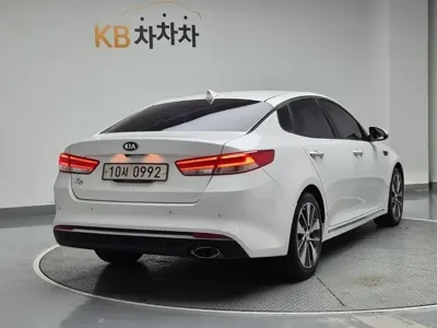 Kia K5 2016, 127410 км, за 5146.58 USD