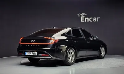 Hyundai Sonata 2022, 77622 км, за 11356.18 USD