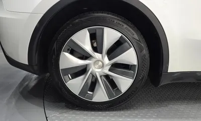 Tesla Model Y 2024, 40150 км, за 24419.06 USD