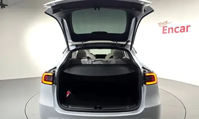 Tesla Model Y 2024, 40150 км, за 24419.06 USD - фото 18