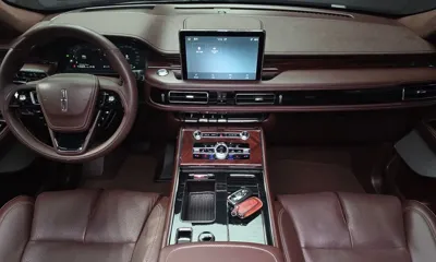 Lincoln Aviator 2023, 52346 км, за 31528.3 USD - фото 7