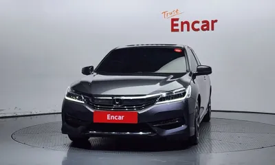 Honda Accord 2017, 66379 км, за 8473.46 USD