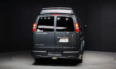 Chevrolet Express Van 2017, 115968 км, за 17046.58 USD