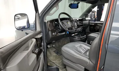 Chevrolet Express Van 2017, 115968 км, за 17046.58 USD - фото 10