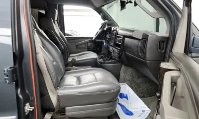 Chevrolet Express Van 2017, 115968 км, за 17046.58 USD - фото 11