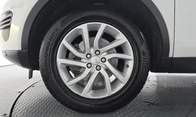 Land Rover Discovery Sport 2018, 96724 км, за 12685.41 USD