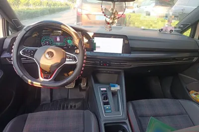 Volkswagen Golf GTI 2021, 77100 км, за 18922 USD - фото 9