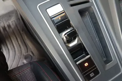 Volkswagen Golf GTI 2021, 77100 км, за 18922 USD - фото 14
