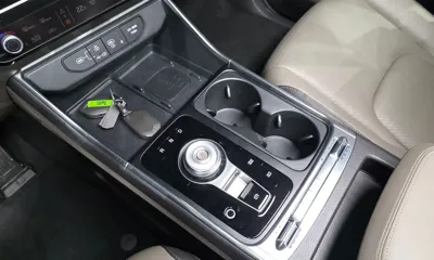 Kia Canival 2024, 23663 км, за 29210.98 USD - фото 9
