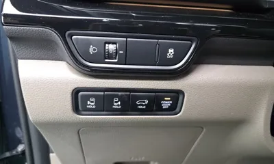 Kia Canival 2024, 23663 км, за 29210.98 USD - фото 20