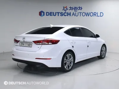 Hyundai Avante 2018, 65012 км, за 8205.33 USD