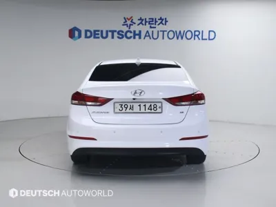 Hyundai Avante 2018, 65012 км, за 8205.33 USD