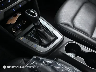 Hyundai Avante 2018, 65012 км, за 8131.68 USD - фото 9