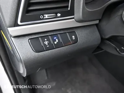 Hyundai Avante 2018, 65012 км, за 8131.68 USD - фото 17